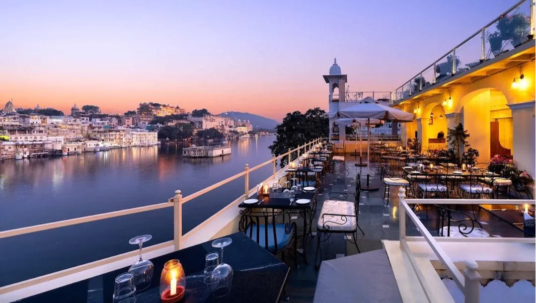 Rooftop Restaurant & Bar